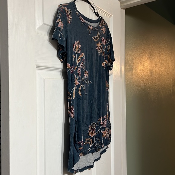 ❤️‍🔥Flowery Tee❤️‍🔥 - Picture 2 of 2